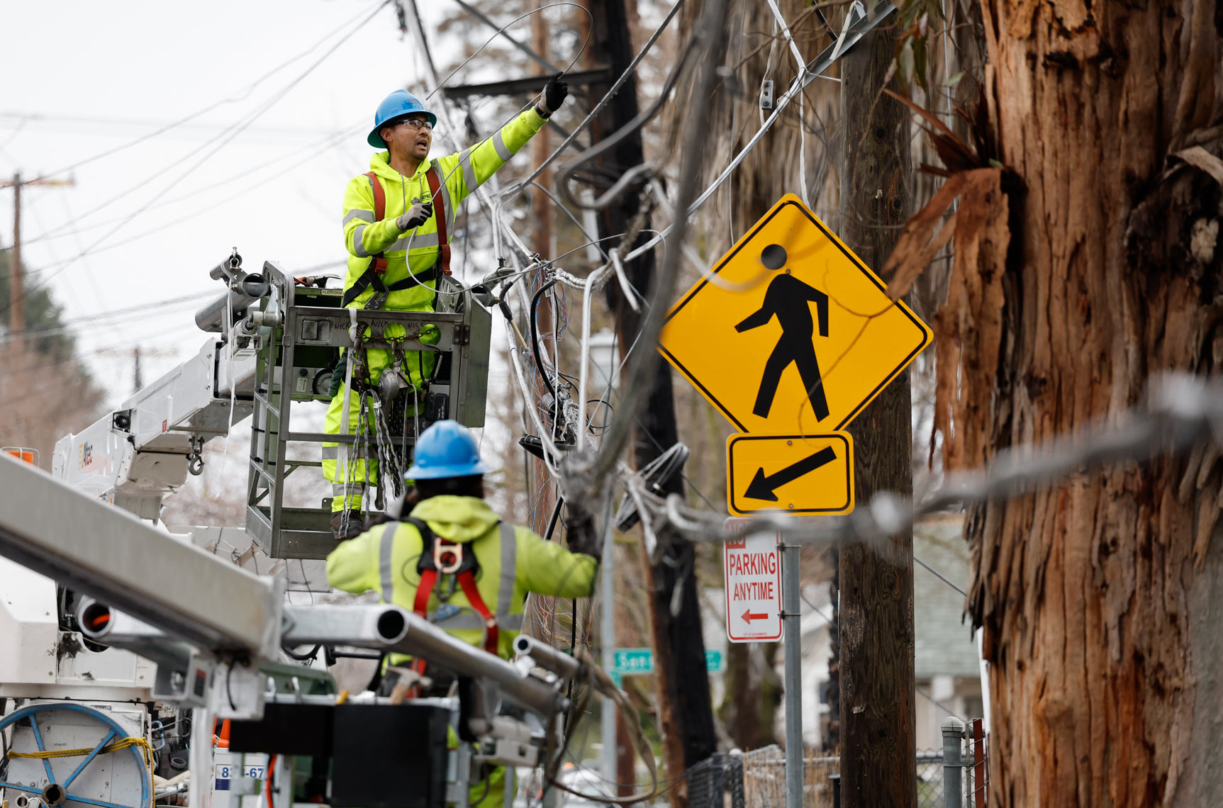 PGE Crews Repair Power LInes Damaged by Winter Storm in Sacramento